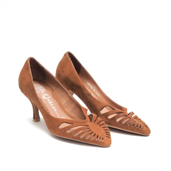 Jeffrey Campbell Shoes - Jeffrey Campbell || Suede Vent Tan Pumps